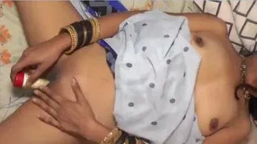 Bhabhi’s Big Saree XXX Dildo Pussy Massage