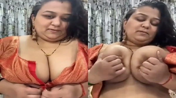 Big boobs pressing Mallu Aunty Sex Videos hot