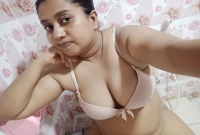 Fat evil Desi Aunty Sex stepmother