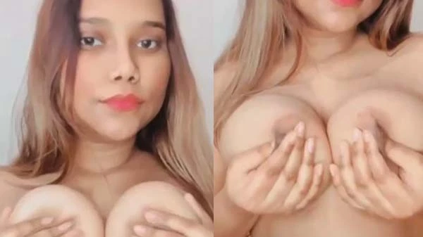 Girl Squeezing Silky Breasts in XNXX Bhabhi Video