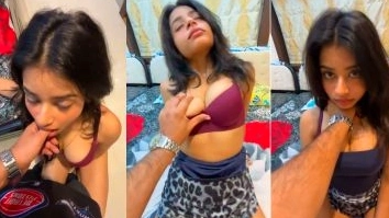 Gorgeous Girlfriend Lures Lover into Sex