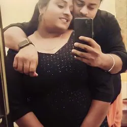 Gorgeous Old Aunty Sex Girl Fucks Pussy