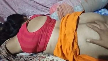 Indian aunt’s ass sleeping in Aunty XXX Video