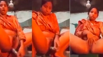 Woman Fucks with Bottle on Camera